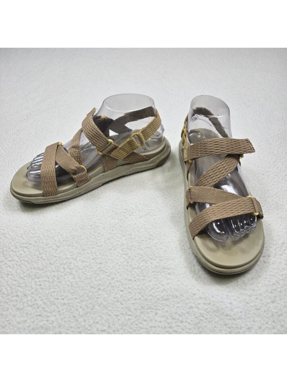 Earth Origins Size 7 Veda Sandals Beige Adjustable Straps Comfort Wheat